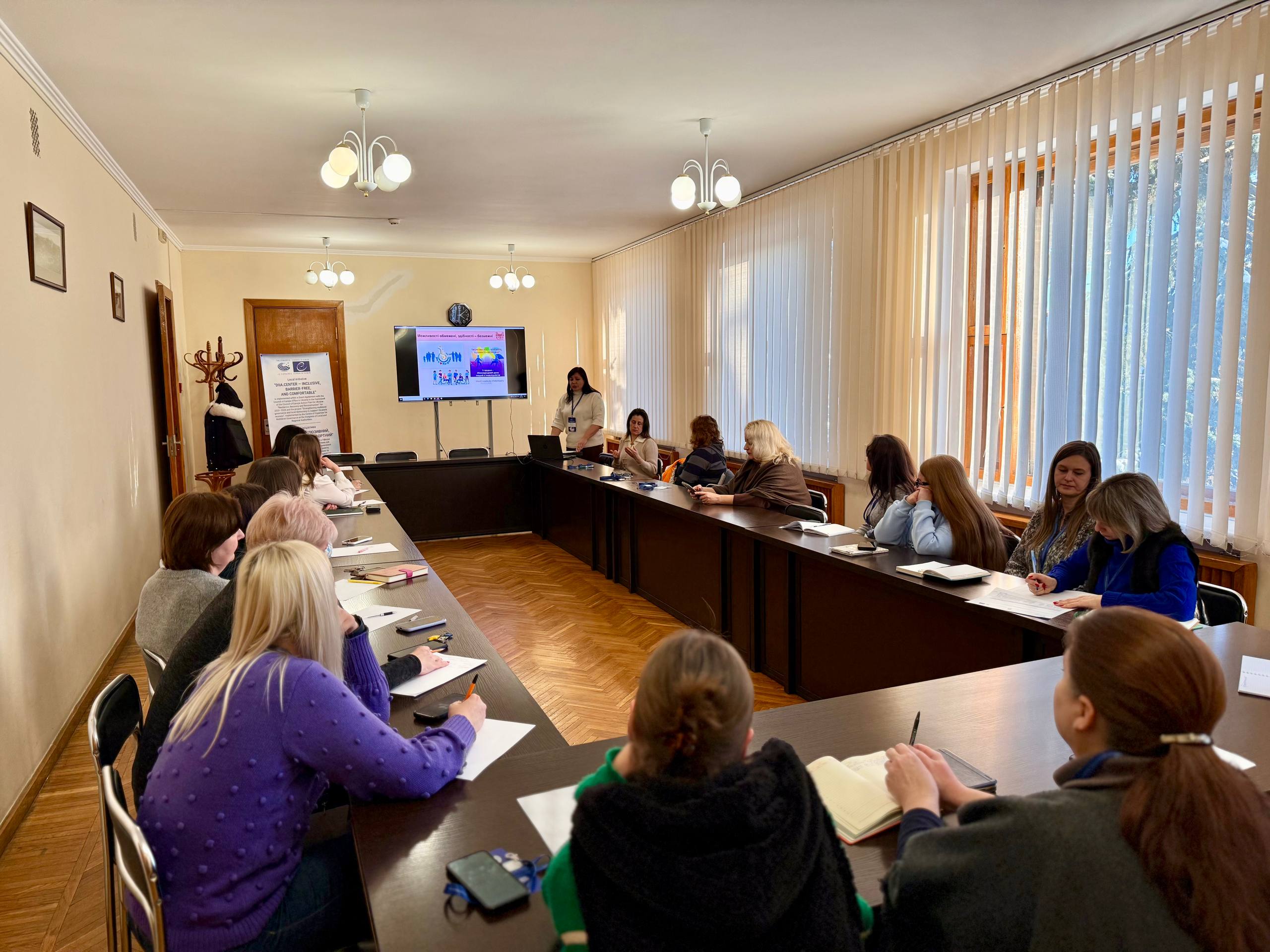 Доступність понад усе: адміністратори ЦНАП опановують жестову мову ...